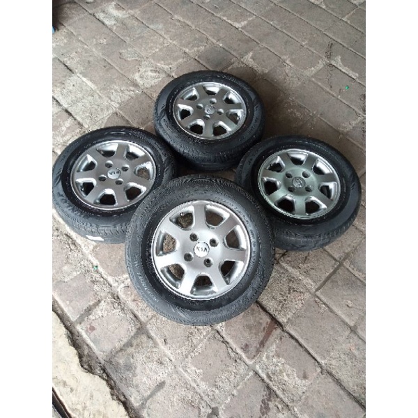 VELG BEKAS MOBIL KIA CARENT RING 14 PLUS BAN 185/70 R14 PCD 4×114