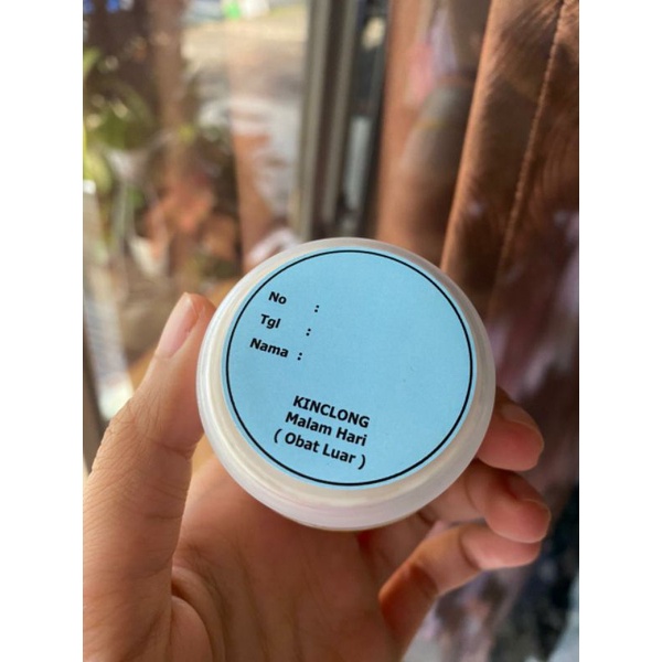 krim malam kinclong asderma