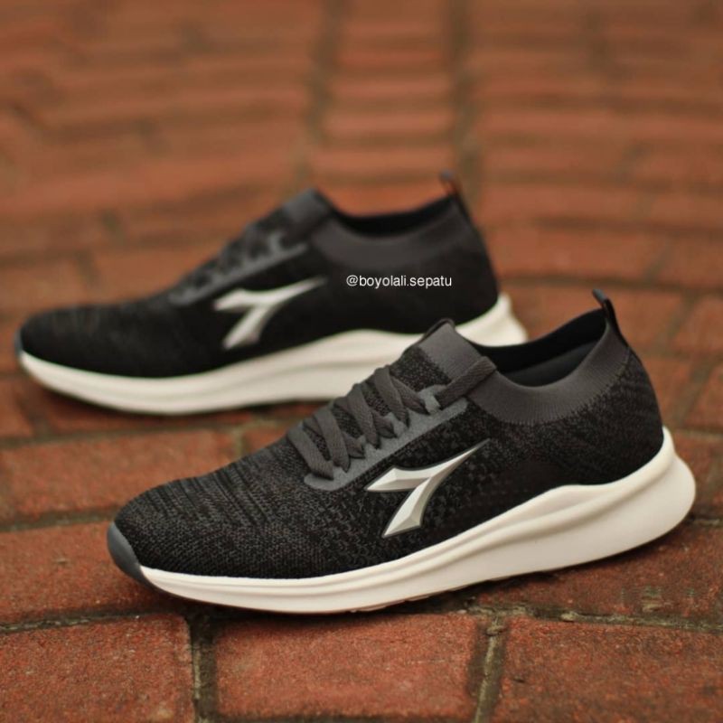 SEPATU DIADORA ORIGINAL Vinicio Grey 39-44 Lengkap