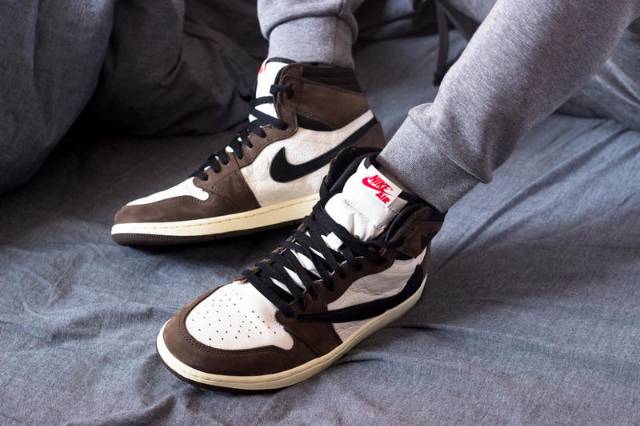 air jordan travis scott harga
