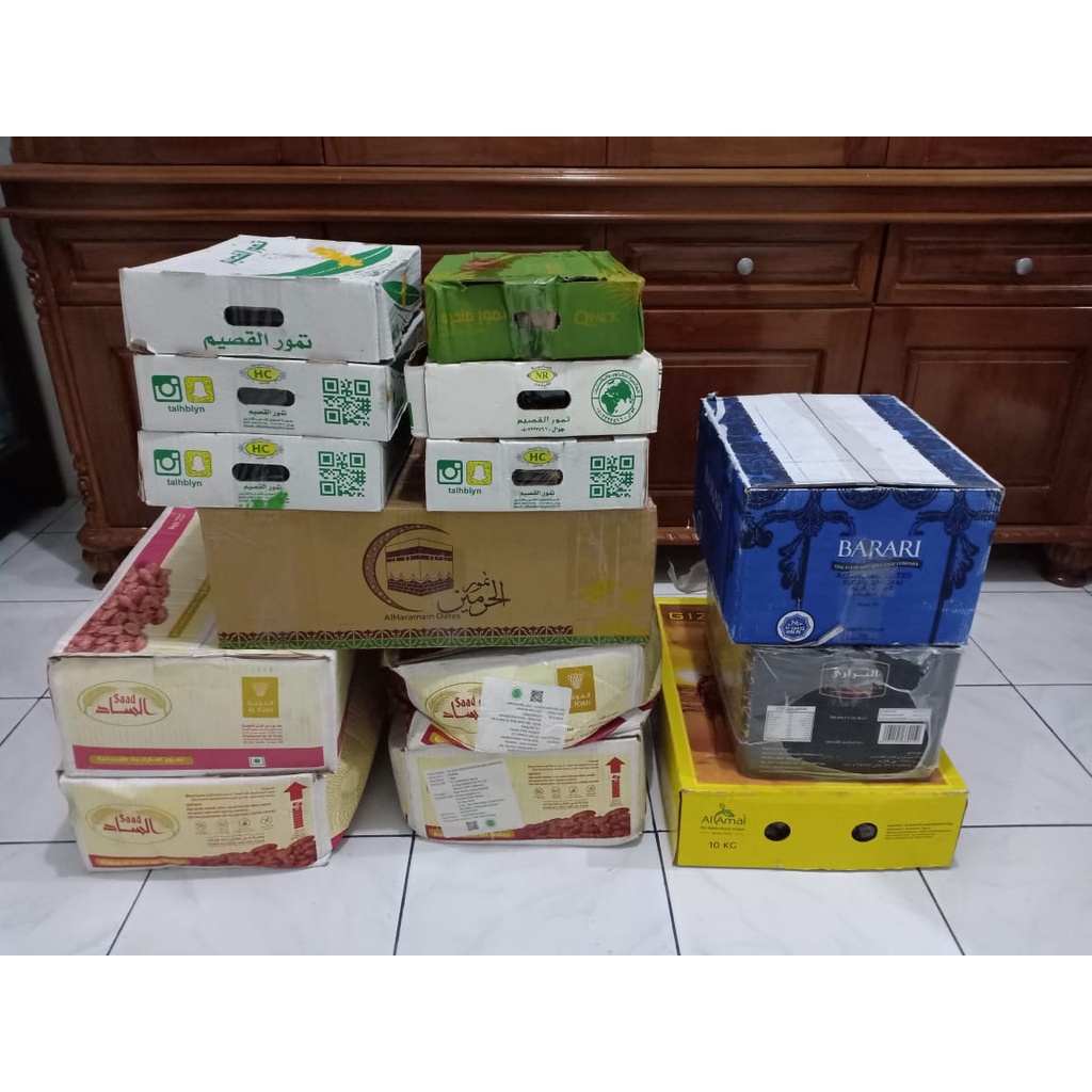 

Kurma Tangkai Palm Fruit Kemasan Pabrik (kurang lebih 500 gram)