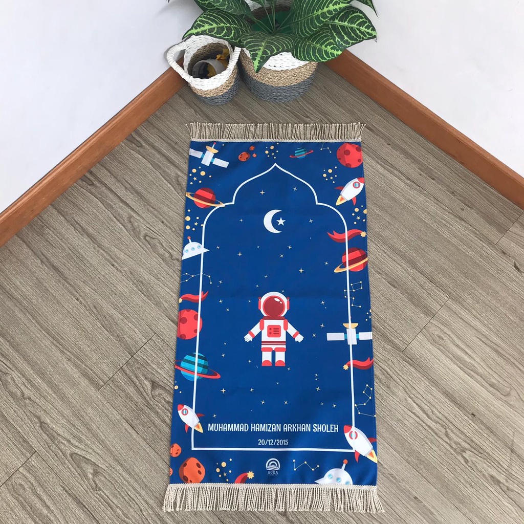 Sajadah Anak Free Custom Nama Premium Grade Anti Slip Astronot Series Exclusive Printed-Astro Blue