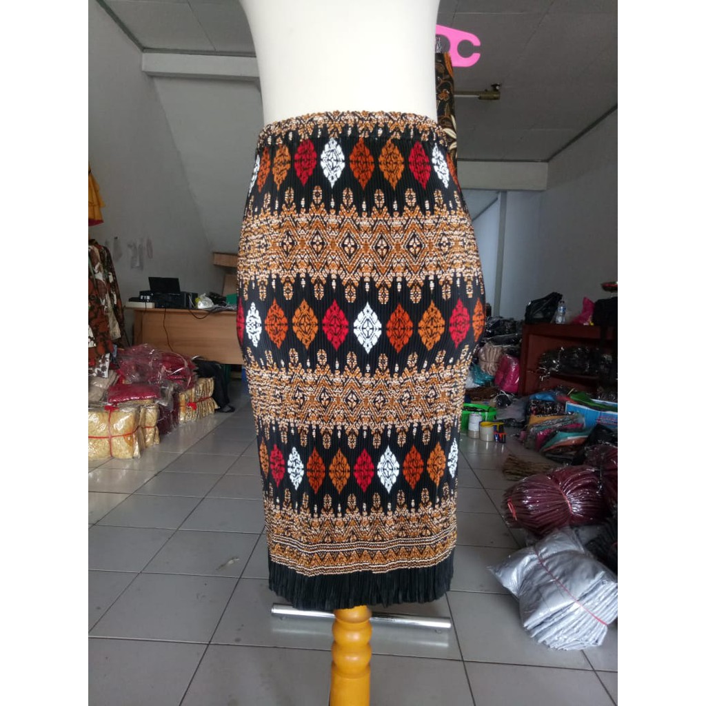 Rok pendek jumbo plisket rosmiati midi skirt batik