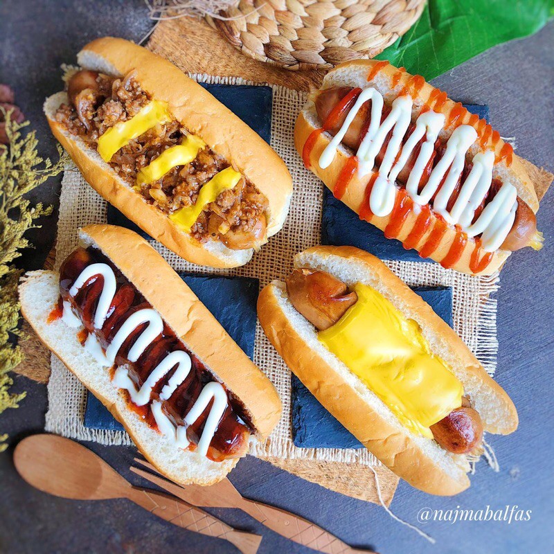 

burgeralaresto frozen hotdog