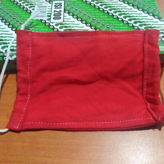 

Masker 2 lapis,dalem nya ada kapas untuk anti debu