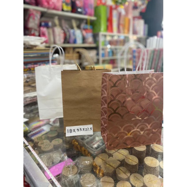 

Paper Bag Kraft Polos Coklat / Putih / Goodie Bag / Kantong Kertas / Bungkus Kantong ECO Friendly