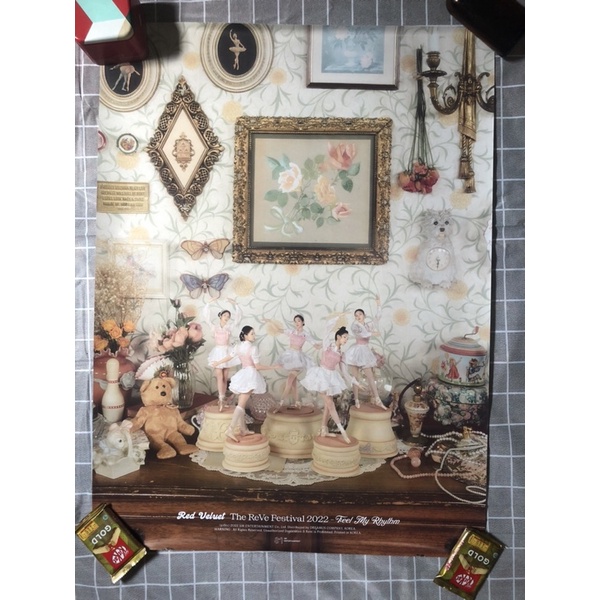 Poster Official KPop Loona, Red Velvet, Exo, SNSD [free tube]