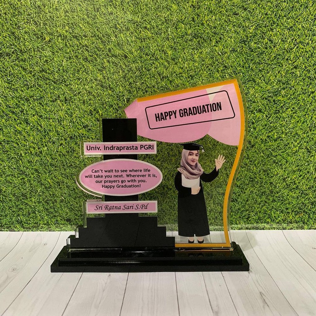 PLAKAT AKRILIK WISUDA PLAKAT GRADUATION (15X10CM, 5MM) CUSTOM WAJAH MURAH HADIAH WISUDA TERKECE