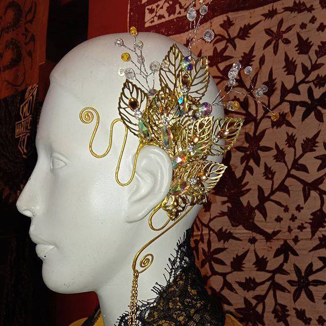 Earcuff daun kristal - hiasan telinga