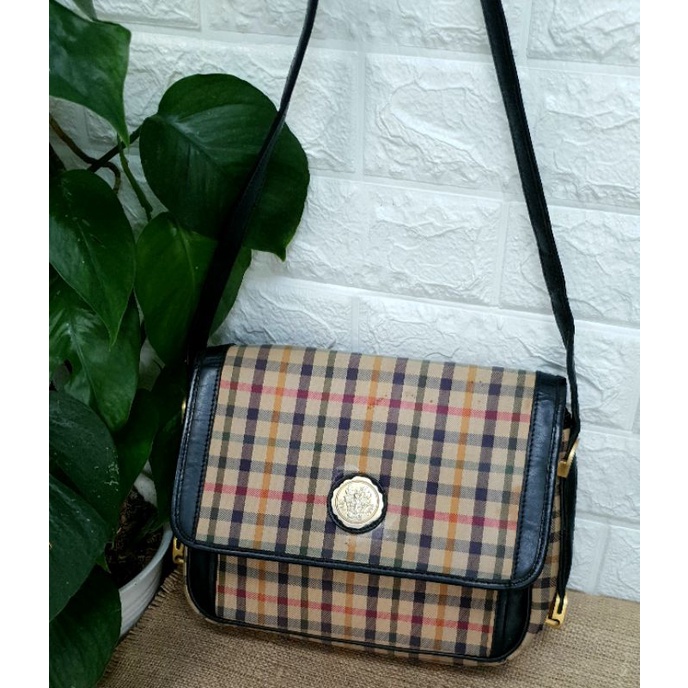 [PRELOVED] DAKS VINTAGE SLING BAG