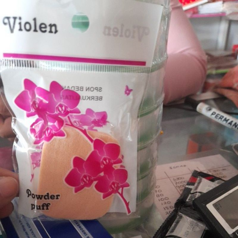Saput bedak Violen