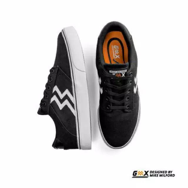 Sepatu sneaker geoff