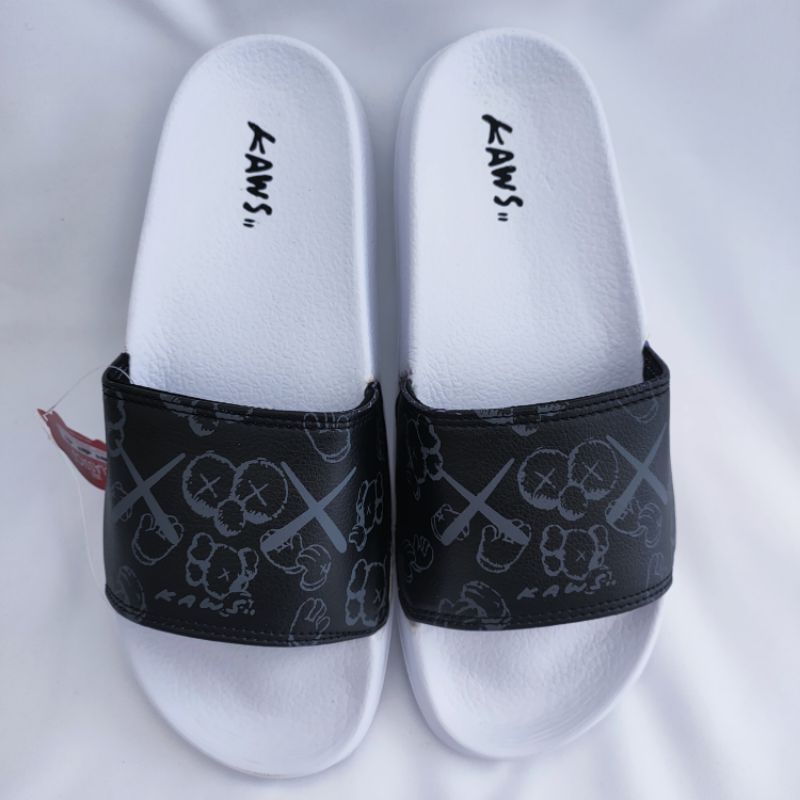 SENDAL Slop Kaws Hitam Sendal Slop pria sendal slop karet original Sendal Slop Ori Sendal Distro-Kaws Putih
