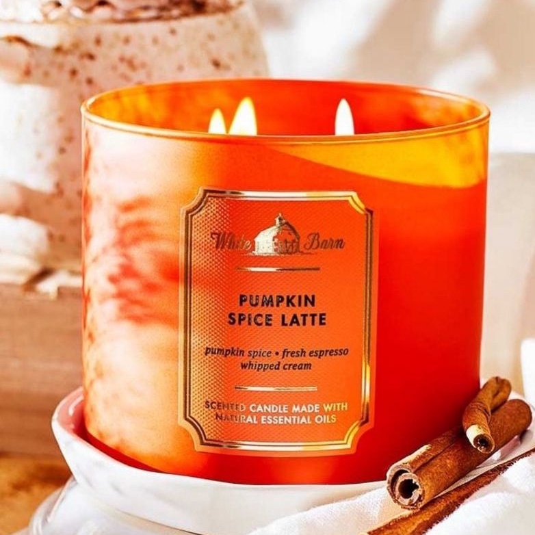 BATH AND BODY WORKS BBW PUMPKIN SPICE LATTE 3 WICK SCENTED CANDLE MADE WITH ESSENTIAL OILS 411 G