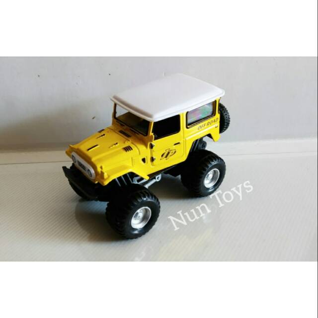 Diecast Toyota Landcruiser Jeep Hardtop Offroad Kuning