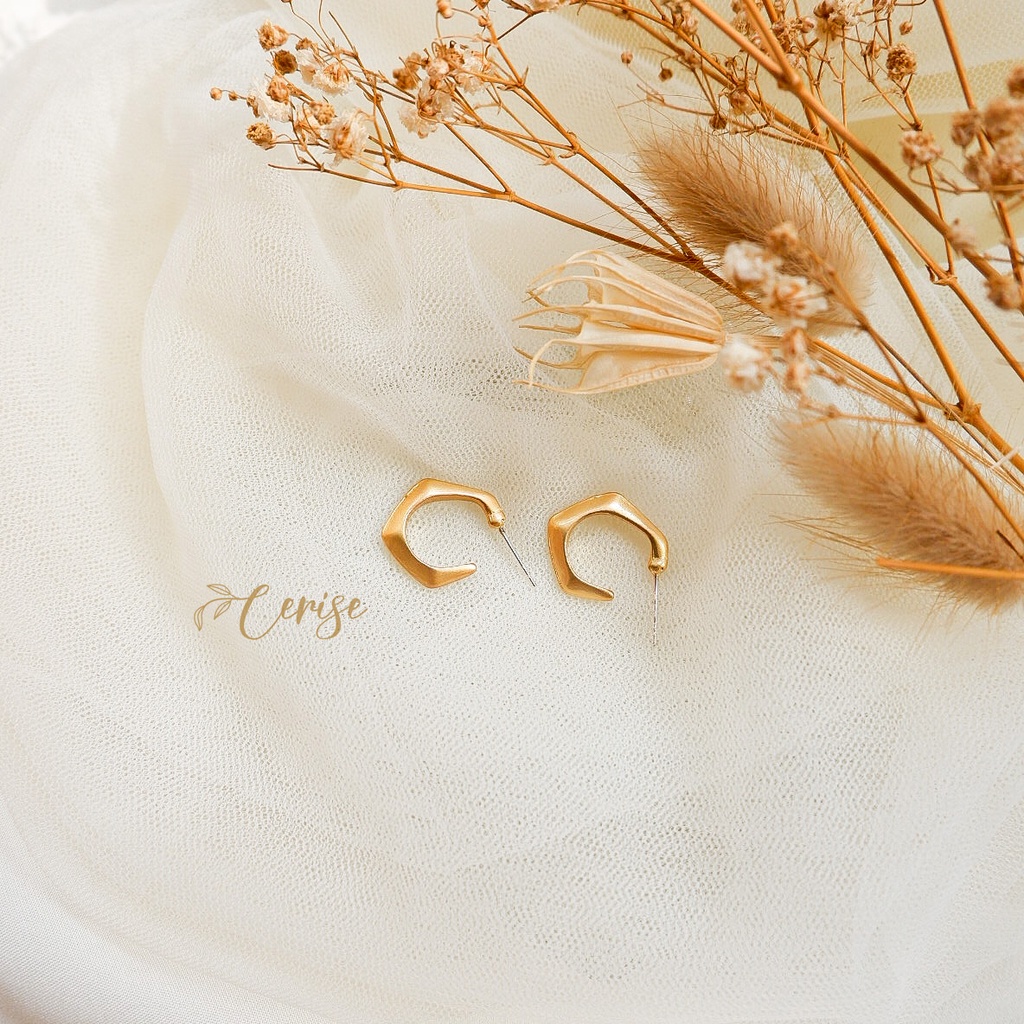 Ellyzia Earrings | anting tusuk bulat emas gold korea cantik aksesoris wanita trendy stylish