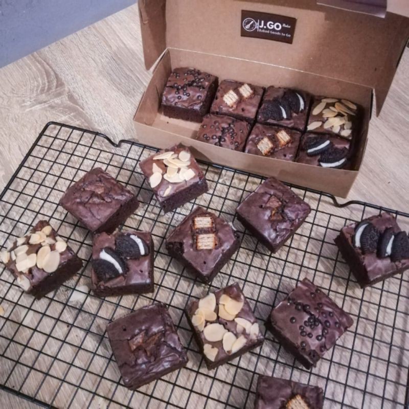 

Premium Fudgy Brownies 20x10 cm / brownies panggang / J.go Bakes