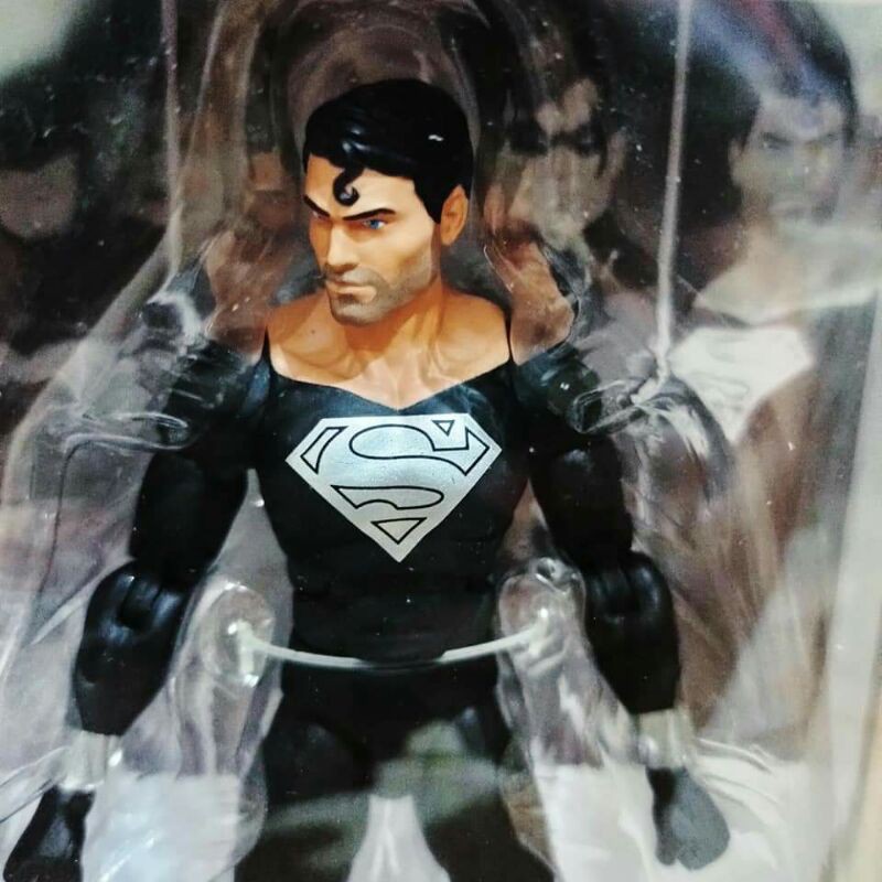 mainan action figure Superman black the return of superman