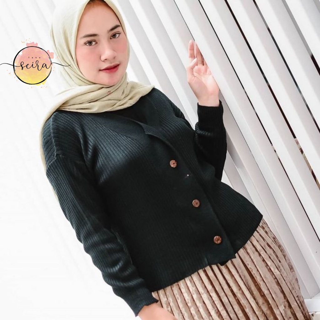 [BISA COD] Willy Cardy Crop / Cardigan Crop Willy / Outer Cardy Rajut / Crop Cardy / Cardigan Crop / Strady Willy Cardy / Cardigan Willy / Cardigan Rajut Salut Kancing Batok-Willy Hitam