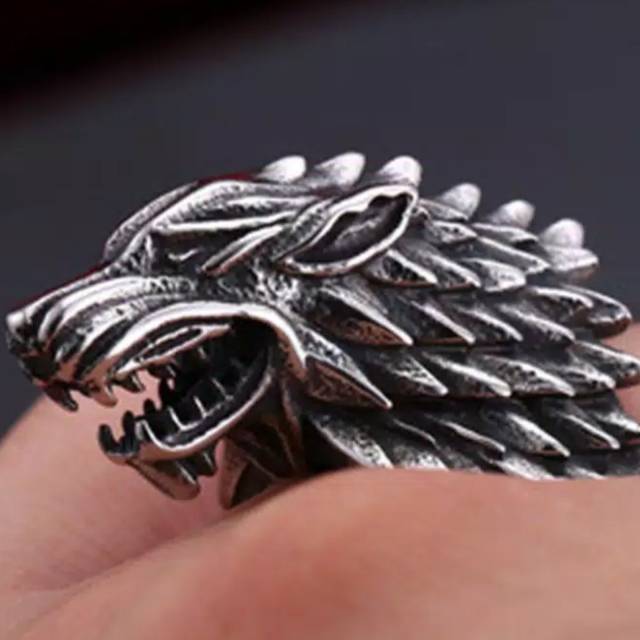 Skull ring srigala keren