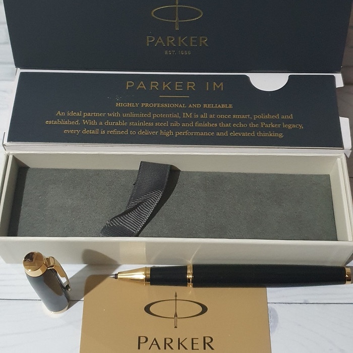 

Pulpen Parker Original IM New LQ Black GT Roller Ball Free Grafir Nama promo