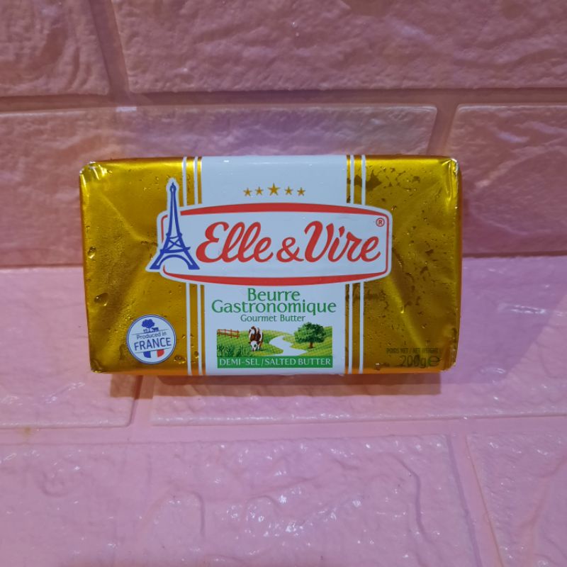 

Elle & Vire Mentega Tawar Premium Butter Packet Unsalted 200 Gr
