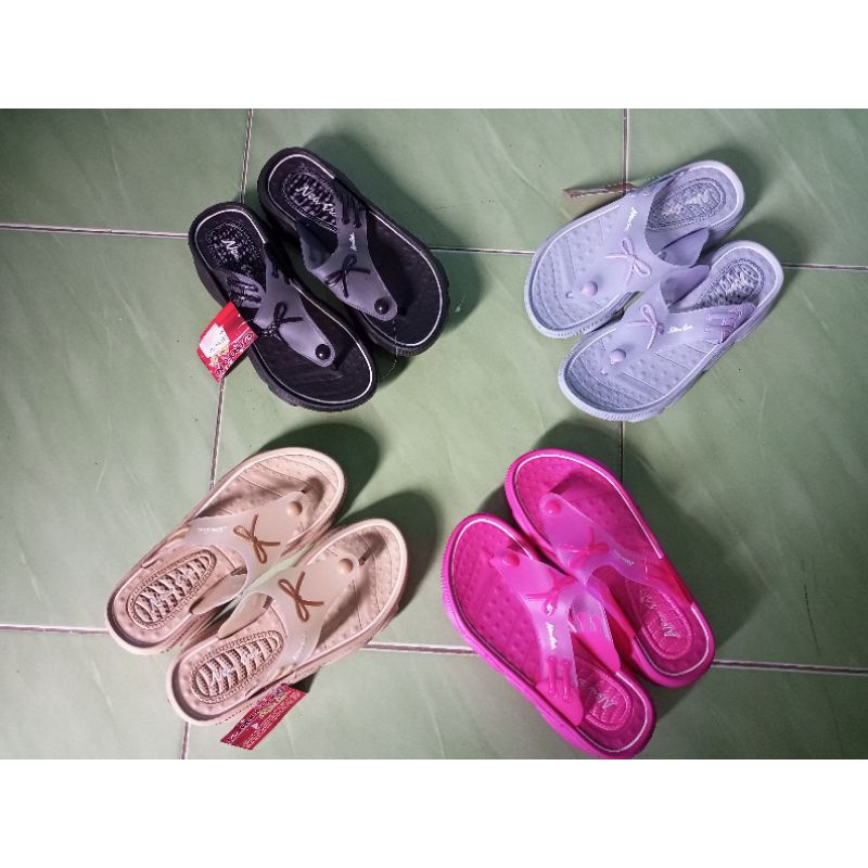 Sandal karet wanita New Era Sandal jepit