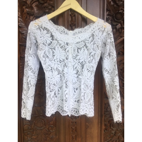KEBAYA PUTIH BALI SEMI SABRINA