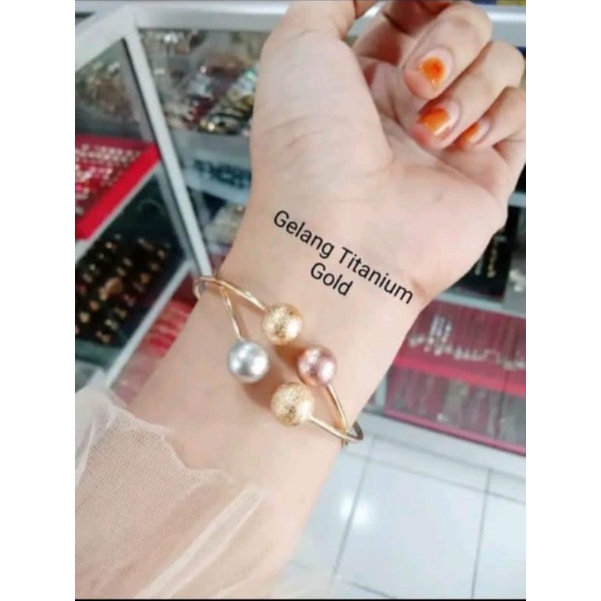 GELANG BOLA TITANIUM GOLD ANTI KARAT