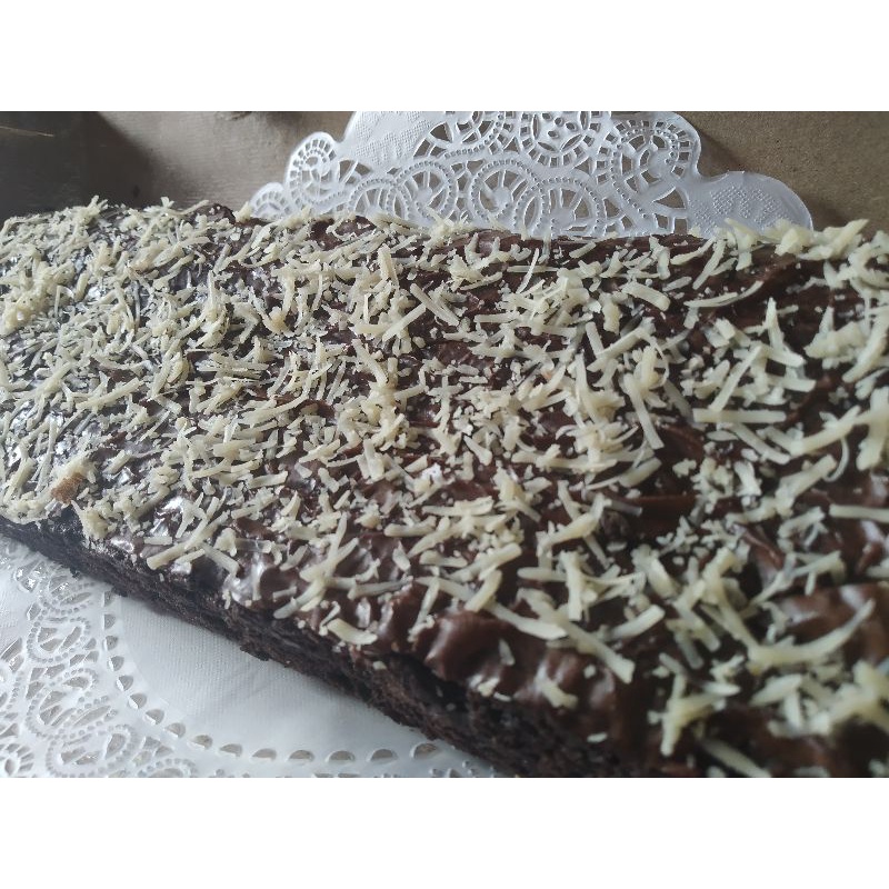 

Fudgy brownies cheese topping /brownies panggang keju / fudgy brownies / brownies keju