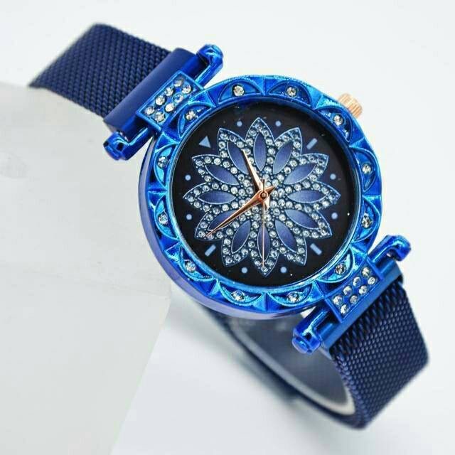 nyaman di tangan/ Jam Tangan Wanita Chanel Bunga Fashion Rantai Magnet