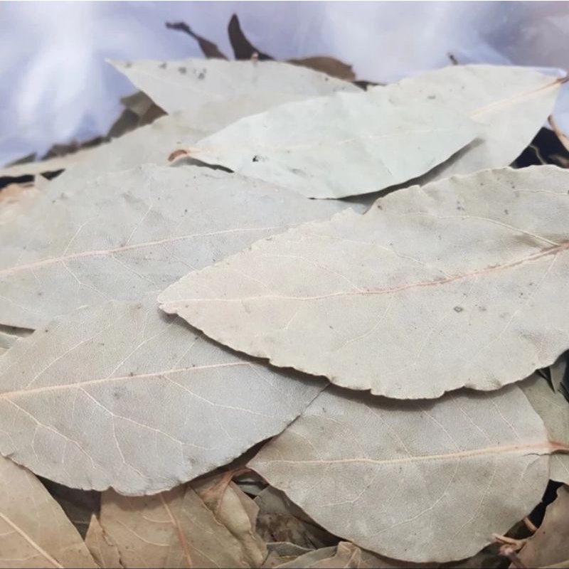 

Chinese Bay Leaf/Daun Salam Kering Xiang Ye 50gr