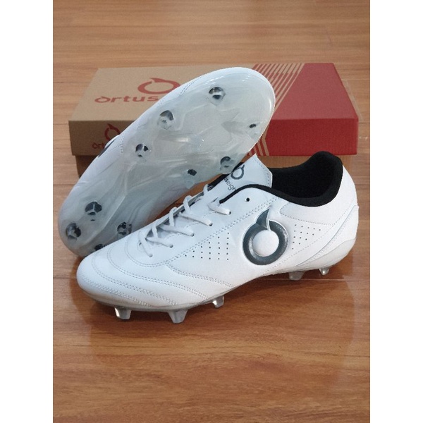 Sepatu Sepak Bola Ortuseight