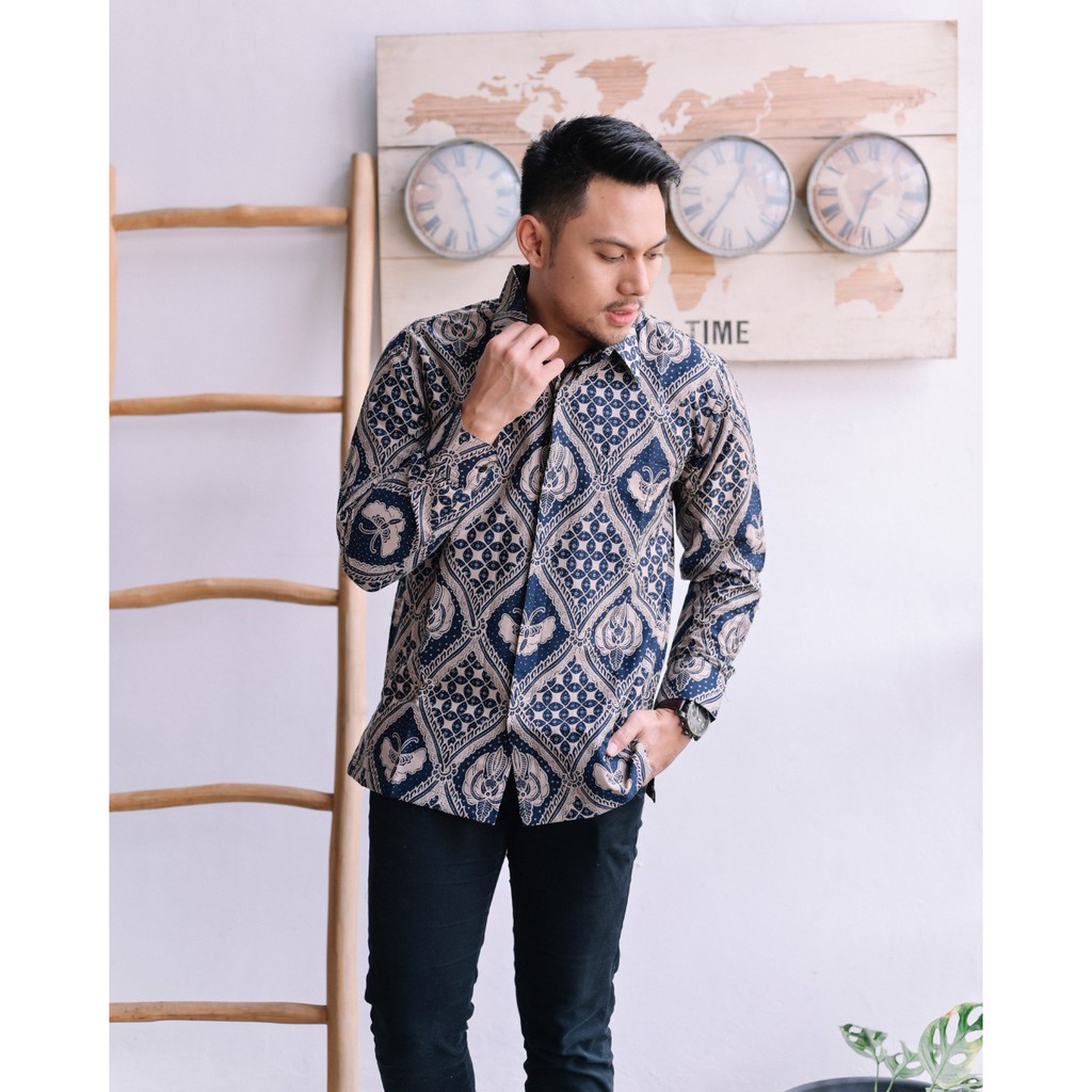 Batik Pria Prabuseno Motif Kupu Lapis Baju Batik Pria Lengan Panjang Modern Terkini Reguler Fit Full