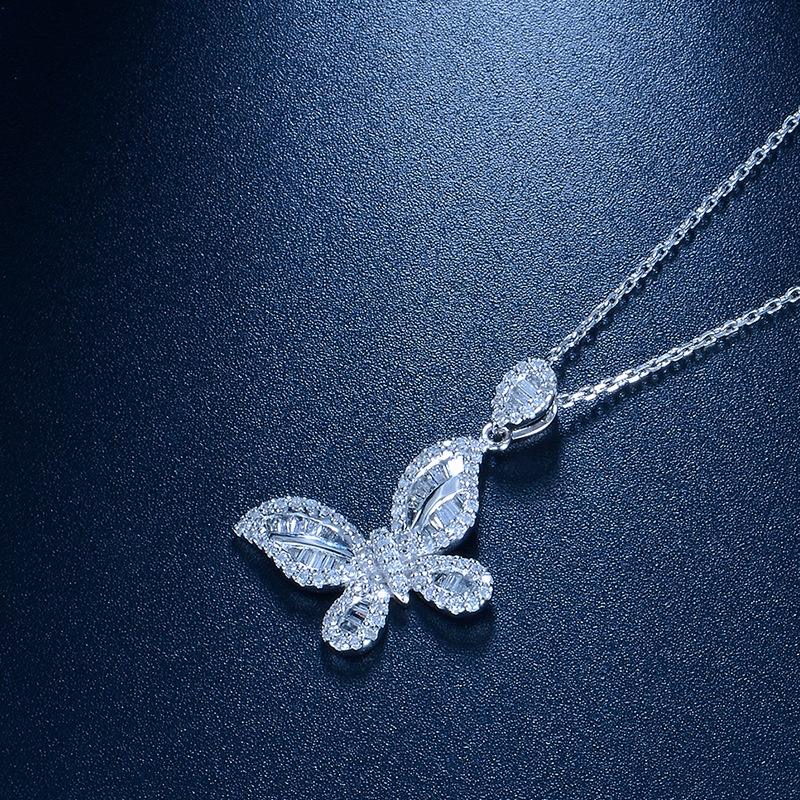 [Ready Stock]Fashion Diamond Butterfly Pendant Luxury Necklace