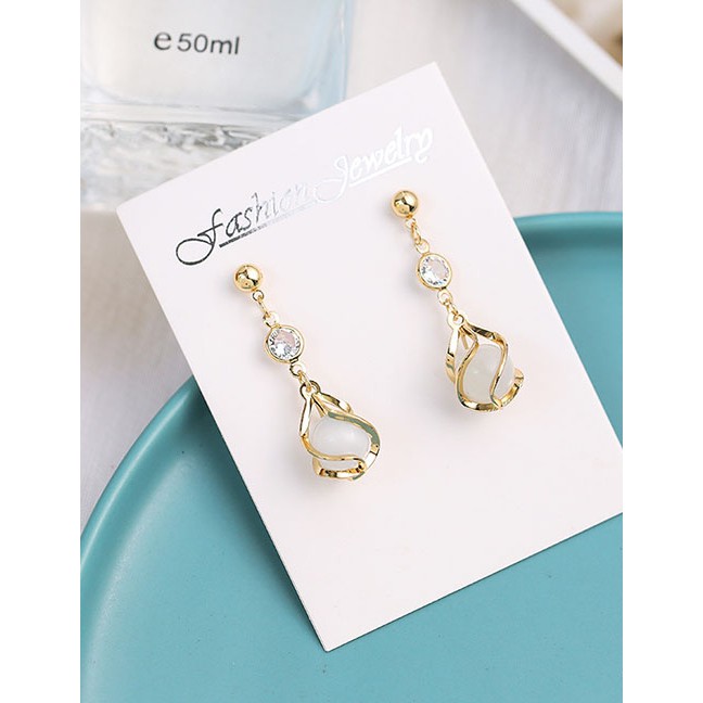 LRC Anting Tusuk Fashion Golden Geometric Diamond Drop Earrings D67721