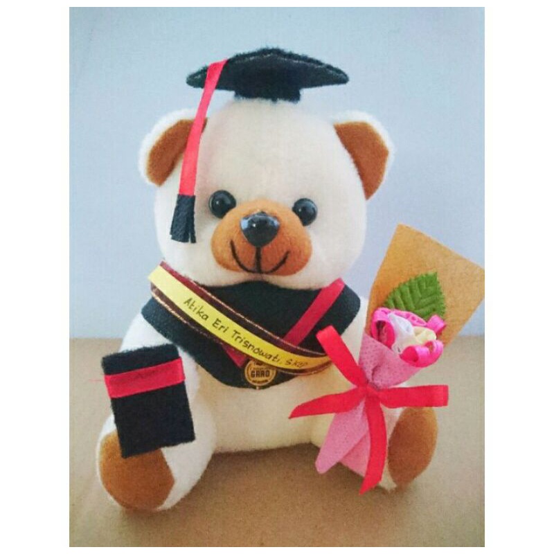 Selempang nama untuk boneka wisuda