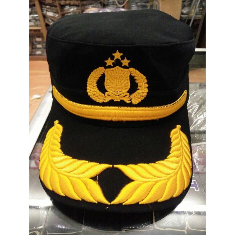 Topi komando polisi pamen