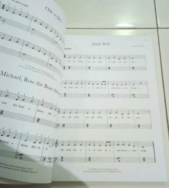 Piano pieces for young Children cover ungu buku piano tebal