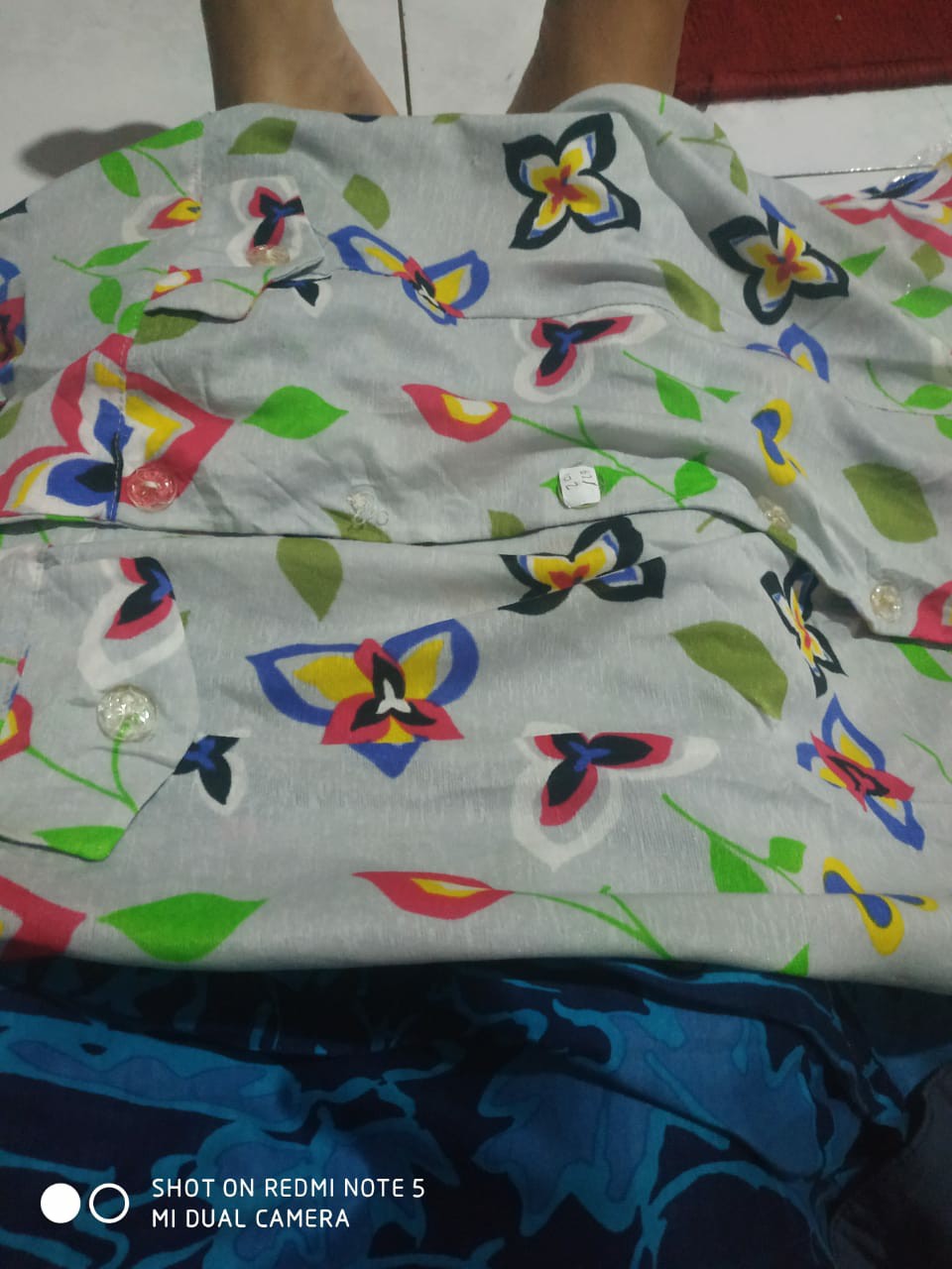 (4) Kemeja Thrift Preloved Under 40 Murah Meriah