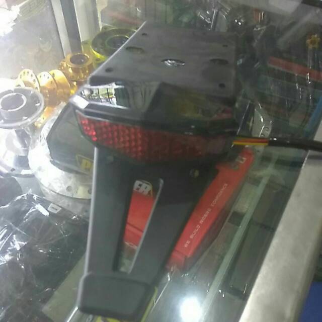 LAMPU REM BELAKANG PLUS SPAKBOR KLX 150