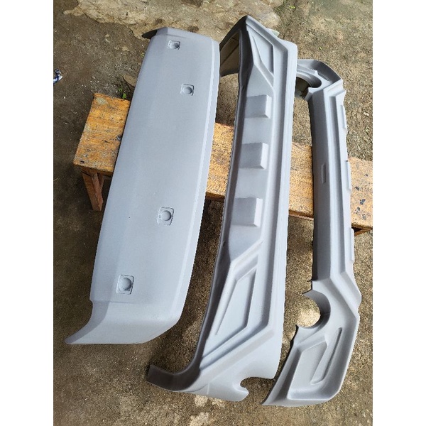 Paket bodykit xpander cross + spoiler