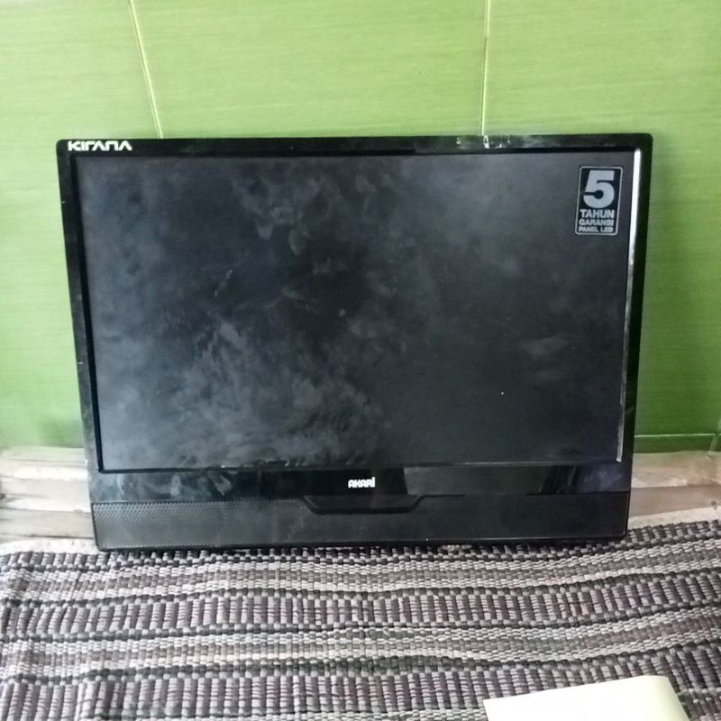 tv led akari pecah lcd