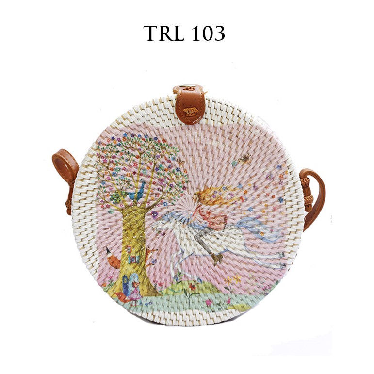 

Grosir Tas Rotan Bulat Bali Lukis Decoupage TRL103 Motif Kartun Peri Donggeng Diameter 20cm