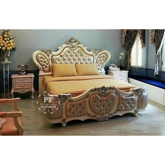 Kamar Set Tempat Tidur Ukir Mewah, Dipan Busa + Nakas Jati