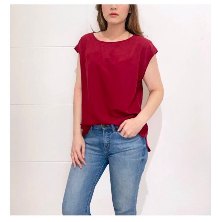 Van housen red capsleeve mixed media blouse