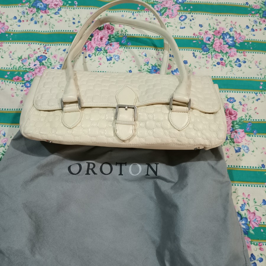 

tas oroton authentic beige colour