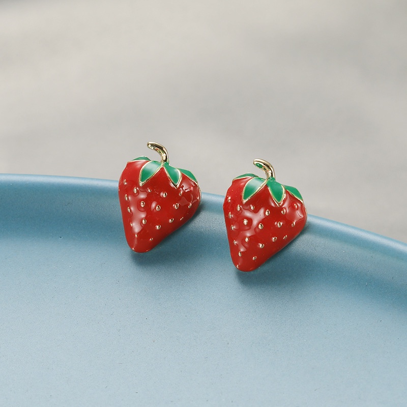 Sterling silver jarum Korea gaya genit lucu dan kompak merah strawberry anting-anting street tembaka