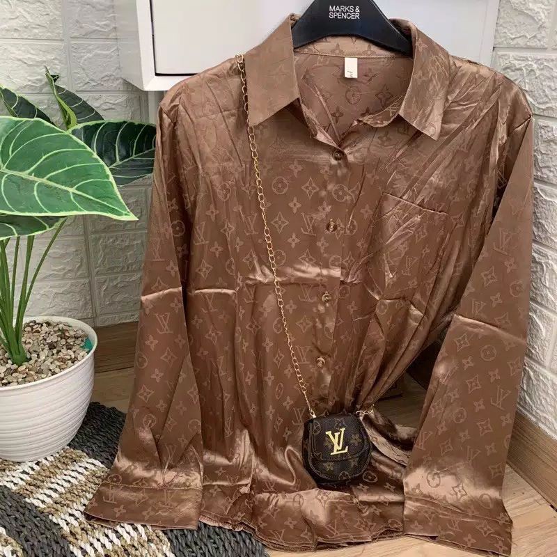 READY KEMEJA SATIN LV COKLAT IMPORT