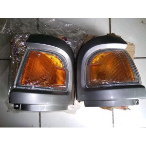 LAMPU SEN SEIN DEPAN THAIWAN MERK TYC MITSUBISHI COLT T120SS SS- AKSESORIS EKSTERIOR MOBIL -